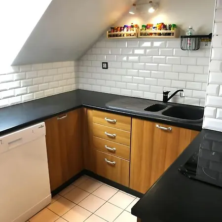 Apartment : 2 Pieces Proche A86 Et Commerces *