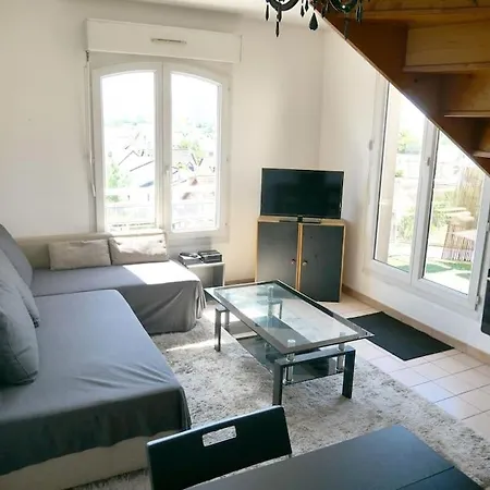 Apartment : 2 Pieces Proche A86 Et Commerces