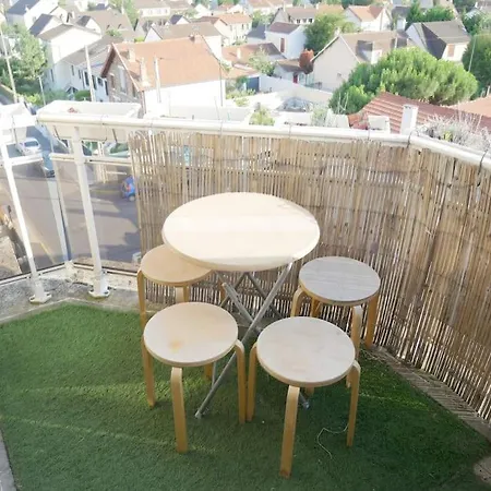 : 2 Pieces Proche A86 Et Commerces *